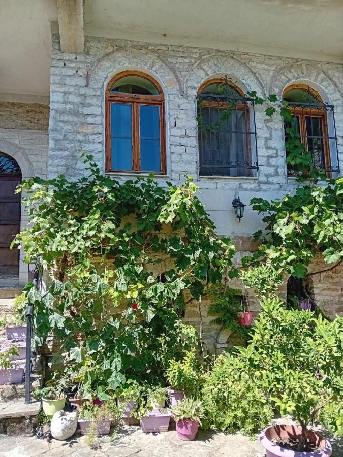 Stone Pazar Guest House Gjirokastër المظهر الخارجي الصورة