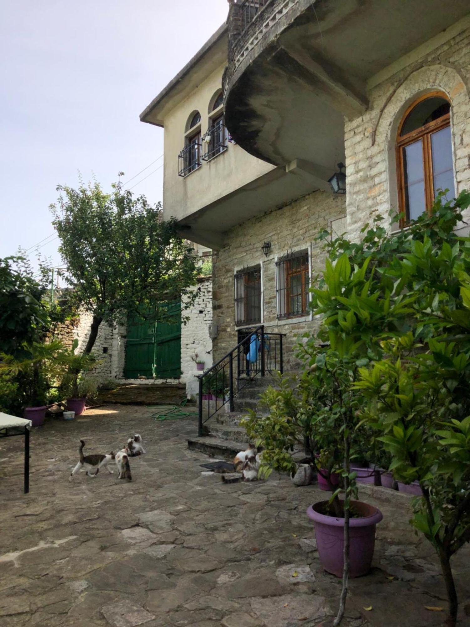 Stone Pazar Guest House Gjirokastër المظهر الخارجي الصورة
