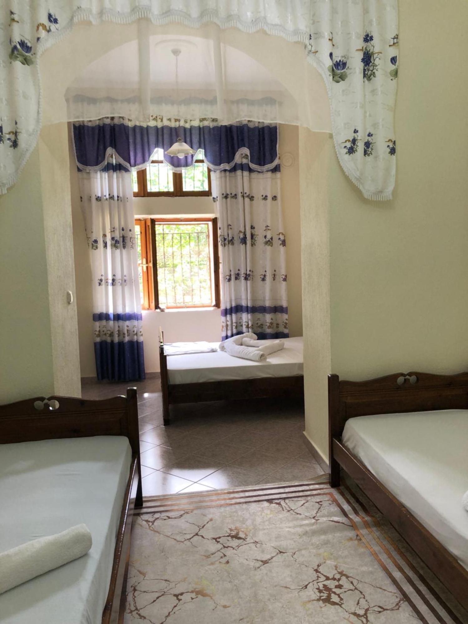 Stone Pazar Guest House Gjirokastër المظهر الخارجي الصورة